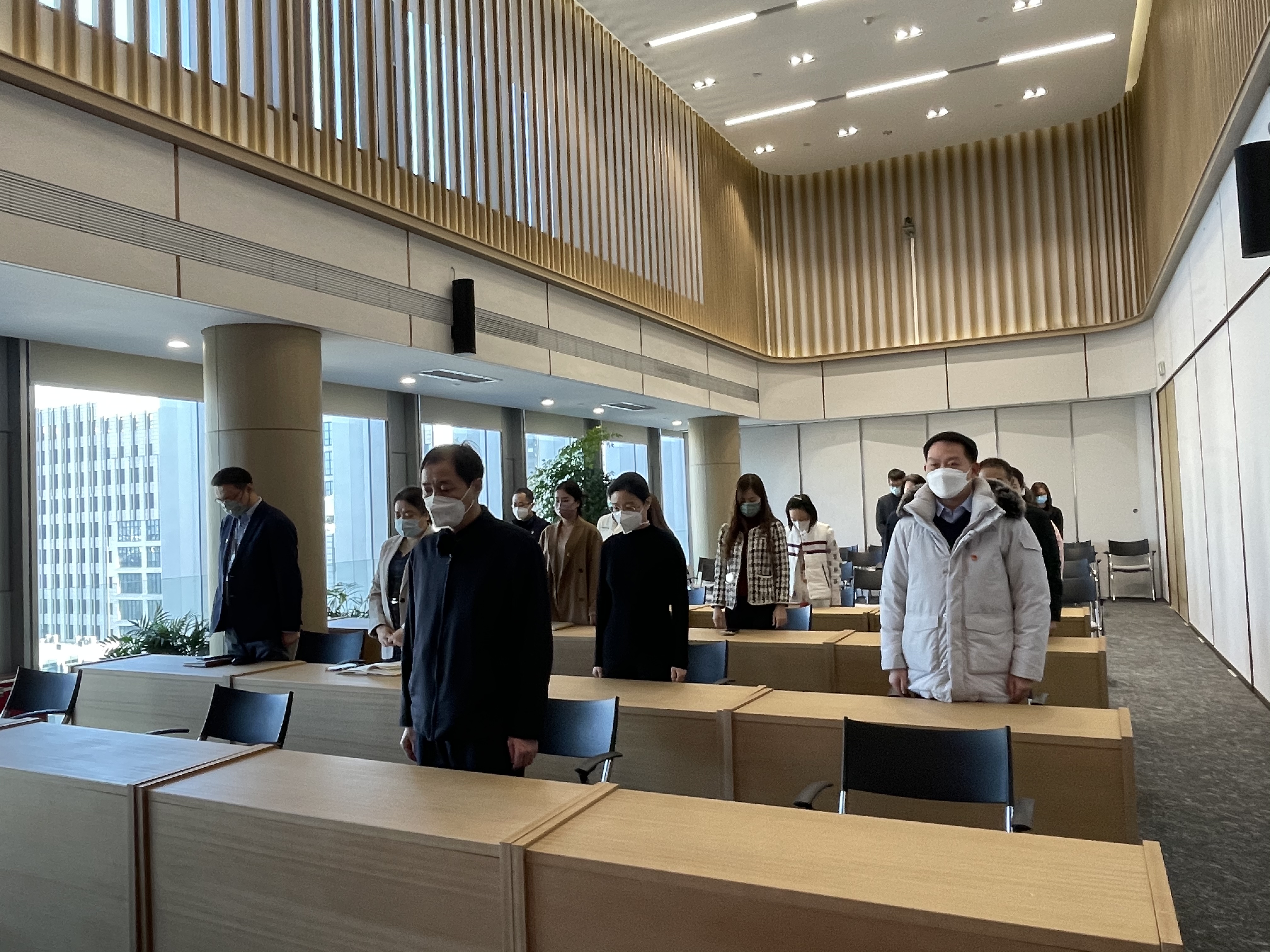 �廳���� �̳���־������ׯ��8���ʼ��ŵ�ί��֯�����տ�������ͬ־׷�����